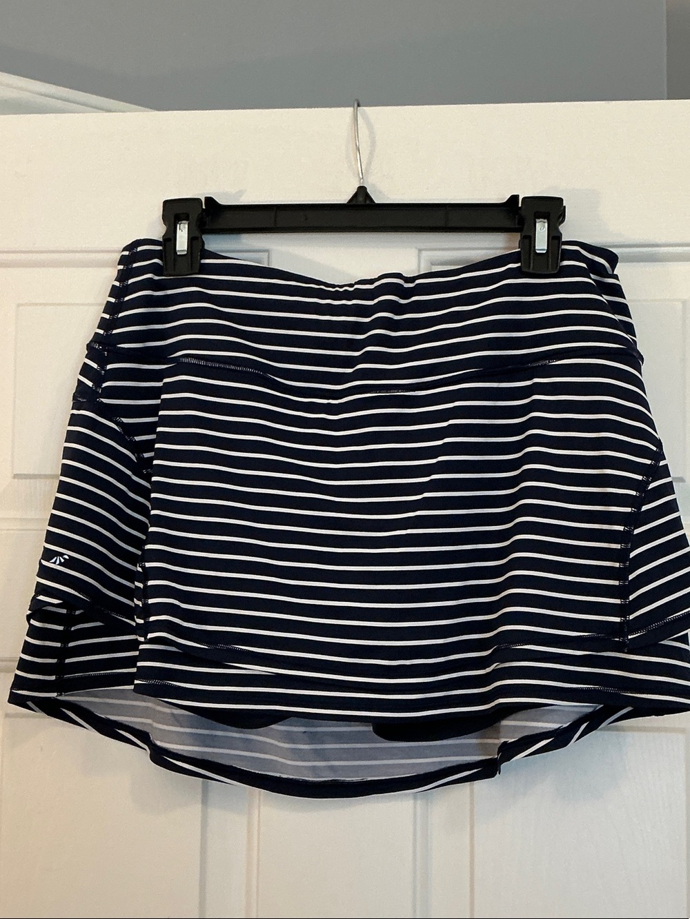 Athleta Women’s Navy and White Striped Activewear Skort size Large